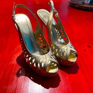 Gold BCBG heels size 5 1/2